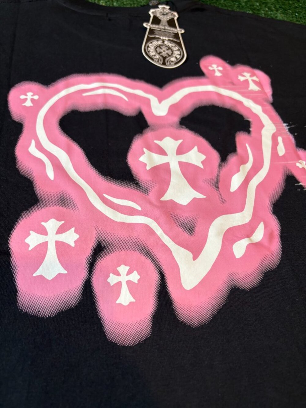 Chrome Hearts Black Pink Heart Cross Graphic Tee - Picture 4 of 4